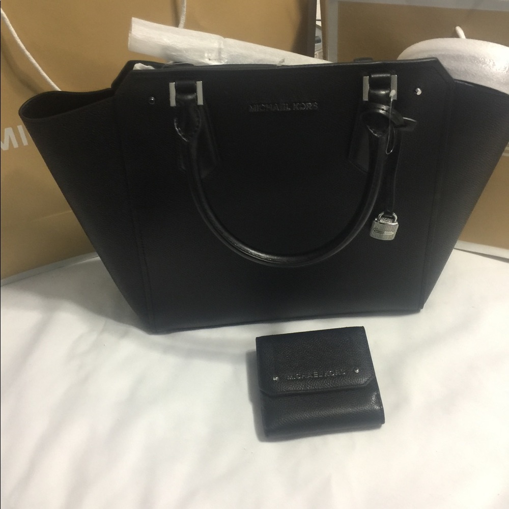 Michael kors new 🌟🌟flash sale⭐️⭐️⭐️final price